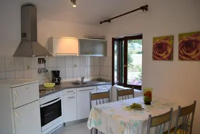 Image de Appartement dans Supetarska Draga avec vue mer, terrasse, Climatisation, Wifi (4552-10)