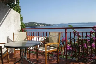 Image de Appartement dans Seget Vranjica avec vue mer, Balcon, Climatisation, Wifi (215-1)