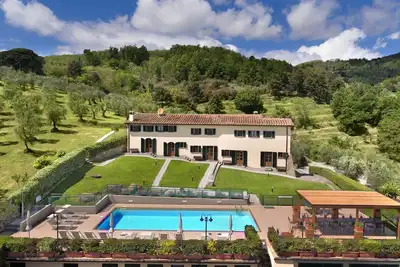 Image de Villa Ă Montecatini Val Di Cecina avec 11 chambres Ă coucher, 22 couchages