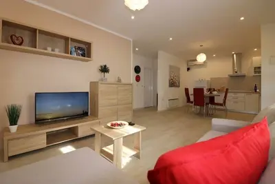 Maison de vacances dans Poreč avec terrasse, Climatisation, Wifi, Lave-vaisselle (4400-6)