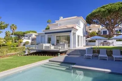 Image de Refurbished and modern 3 bedroom villa in Vale do Lobo. Short walk to beach and Praca. j129 - Almancil, Algarve