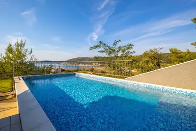 Image de Appartement dans Supetarska Draga avec vue mer, Balcon, Climatisation, Wifi (3321-2)