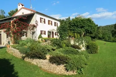 Image de Maison de vacances dans Roč avec terrasse, Climatisation, Wifi, Machine à laver (3458-1)