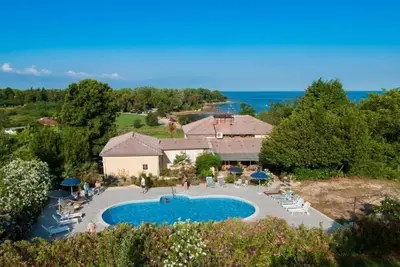 Image de Appartement dans Savudrija avec terrasse, Climatisation, Wifi, Machine Ă laver (123-1)