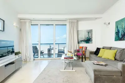 Image de Stunning 1br Apt w Panoramic Sea Views Near Beach