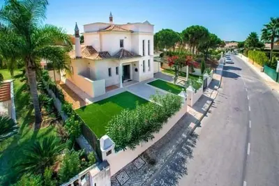 Image de Pool can be heated and gated upon request. Beautiful villa in Varandas do Lago. Dm09 - Almancil, Algarve