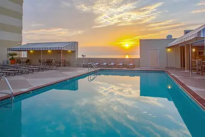 Image de Suite de Luxe Côté Océan avec WiFi, Piscines Resort, Accès à la salle de sport et au tennis