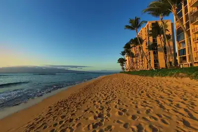 Image de Suite face à la mer avec baies vitrées, lanai, Wi-Fi et parking gratuits