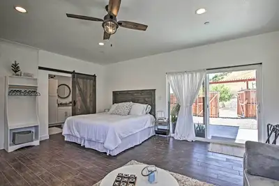 Image de Nouveau! Hip Studio w / Hot Tub + Patio par le lac Nacimiento