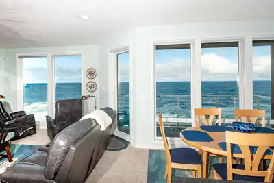 Image de * Promo! * Coin, Condo-Spa en bord de mer au dernier étage / Wifi / Piscine intérieure / Hdtv et plus!