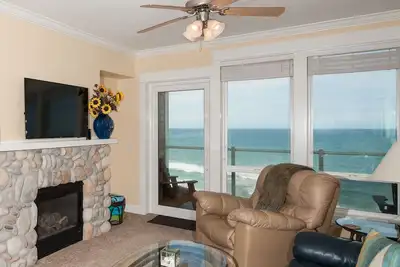 Image de * Promo! * Top Floor Condo-Oceanfront, Hdtv, bain à remous privé, piscine intérieure, Wifi!