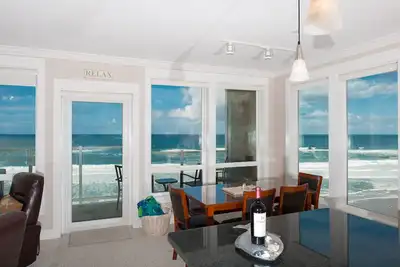 Image de * Promo! * Condo d'angle au troisième étage, en bord de mer, bain à remous privé, piscine, wifi gratuit!