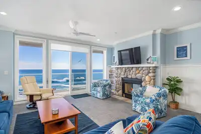 Image de * Promo! * Condo au deuxième étage en bord de mer avec piscine, bain à remous, wifi et bien plus encore!