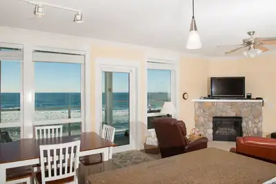 Image de * Promo! * Deuxième étage Condo, Oceanfront, bain à remous privé, piscine et Wifi gratuit!