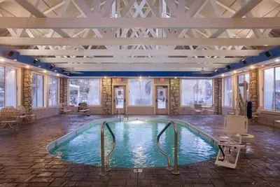 Image de Branson, Mo: Condo de deux chambres avec cinq piscines extérieures, sports et plus!