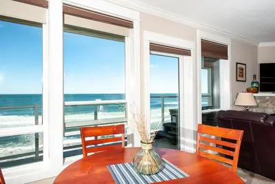 Image de * Promo! * 3ème étage Oceanfront Corner Condo, bain à remous privé, WiFi et piscine intérieure!