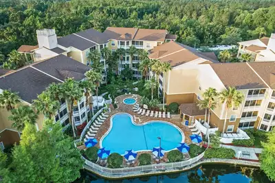 Image de Près de Disney 1 Br Condo w / Mini cuisine, canapé-lit et piscines Resort