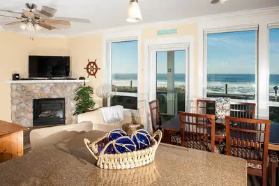Image de * Promo! * Oceanfront Condo avec bain à remous privé, piscine intérieure, Wifi gratuit et plus encore!