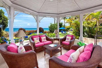 Image de Emerald Beach 6 Cassia - Villa de luxe de 3 chambres située directement sur la plage de Gibbs. Cook Inc