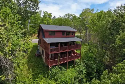 Image de Belle vue sur la montagne surplombant les Smokies! Hot Tub, Table de billard, Téléviseur à écran plat, Accès à la piscine