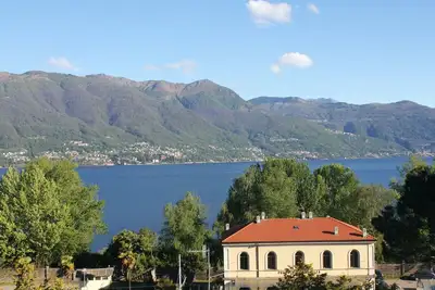 Image de Spacieuse et détaché maison de 4 chambres avec vue imprenable sur le lac