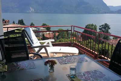 Joli appartement de 3½ pièces avec 2 balcons, piscine et vue lac de rêve