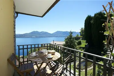 Image de Appartement de 3 pièces meublé avec goût avec terrasse et pergola de kiwi