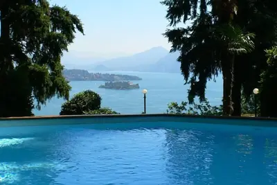 Image de Magnifique appartement dans l'annexe d'une prestigieuse villa de style Art Nouveau avec piscine