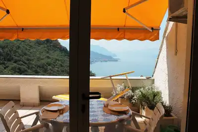Image de Très bel appartement de 2 chambres avec une vue imprenable sur le lac Majeur