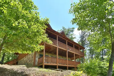 Image de Vues incroyables sur la montagne! Table de billard, bain à remous, Air Hockey, baby-foot! Piscine gratuite et accès Putt Putt! !