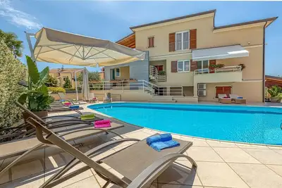 Complexe d'appartements Irena avec piscine / Appartement 1 chambre Irena Iii avec piscine