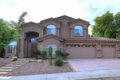 Grand 5 Br maison privée W / piscine chauffée, baignoire jacuzzi, bureau. . .