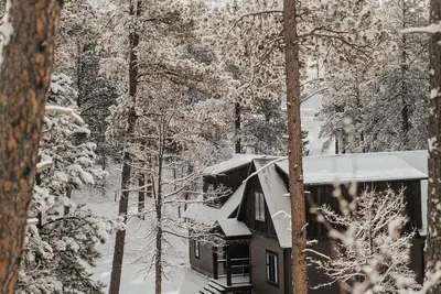 Image de Maison cabine neuve Ă Boulder Canyon, parfaite pour le Sturgis Rally 2018!