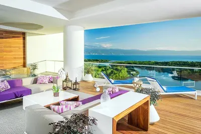 Image de Profitez du luxe de 4 chambres au 5 Diamond Grand Luxxe Beach Resort