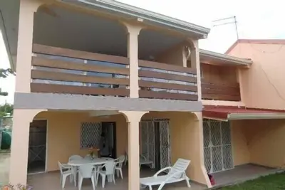 Image de Villa calme avec jardin cloturé- bord de mer -commune le Diamant -Martinique