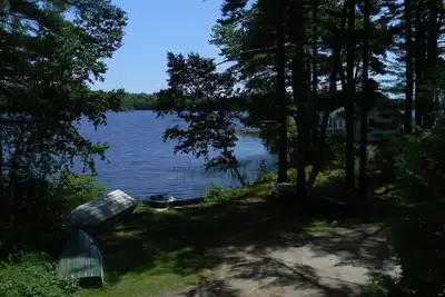 Image de Cottage Boathouse mignon (étage inférieur) avec vue sur le lac sur le lac Pemaquid