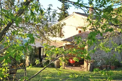 Image de Venez profiter de la vie de campagne toscane authentique dans des cadres époustouflants