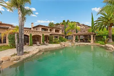 Image de 11 000 Sf Estate Plus de recherche célèbre Maderas terrain de golf avec le meilleur temps