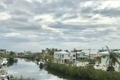 Image de Nouveau & Belle Maison Bord De L'Eau Avec Piscine