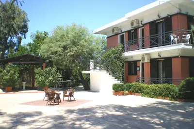 Wonderful Apts X 4 dans un environnement incroyable au bord de la plage de sable de Corfou
