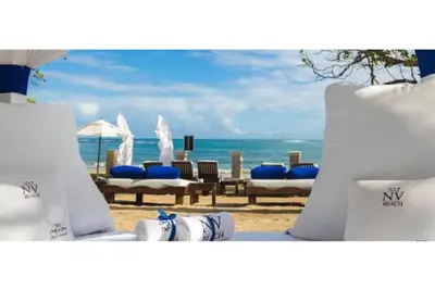 Image de Luxe 4 chambres, 2 salles de bains villa avec une femme de ménage et une piscine privée
