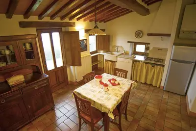 Image de Appartement tout confort avec jardin dans une ancienne ferme avec piscine