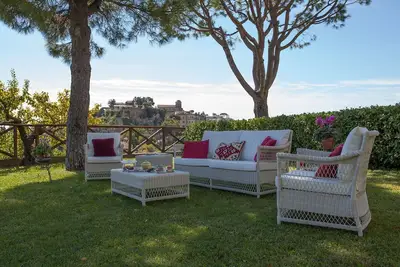 Image de Casa Ravello est un charmant appartement dans le centre de Ravello, sur la cĂ´te amalfitaine, avec un jardin