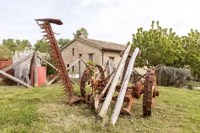 Image de Maison de campagne de luxe CasAvena avec grand jardin près de Montone. 25m de l'aéroport Pg