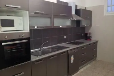 Image de Alger Tipaza Bouharoun: Charmant et apt F3 dans un niveau de villa avec cour dans un lotissement residentiel calme trés proche de la plage et au port de pèche