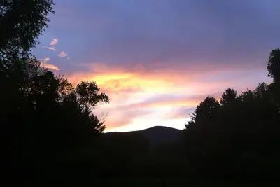 Image de Escapade Catskills privée avec une grande piscine idéale pour les longs séjours d'été!