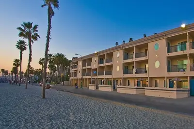 Image de Beachfront Condo à Oceanside, Ca. Vous êtes à moins de 50 pieds du sable!