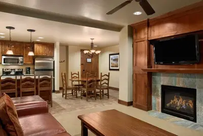 Image de Condo de luxe Breckenridge Grand Lodge Peak 7 Ski In / Ski Out - Semaine du Nouvel An!