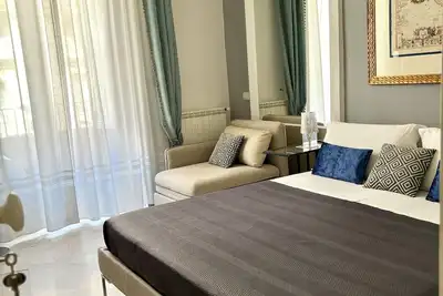 Image de Maison élégante et confortable dans un bâtiment historique, en plein coeur de la ville.