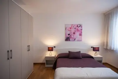 Image de Renovated House Only 100mt from the beach with Wifi and A\/C and private parking